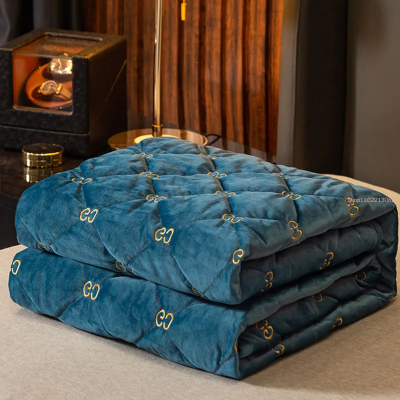 Embroidery Quilt Cover - Penutup Kasur Bordir Penutup Pelindung Kasur