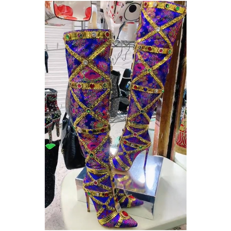 Embroidery Gold - Sepatu Bot Setinggi Paha Stiletto Berhias