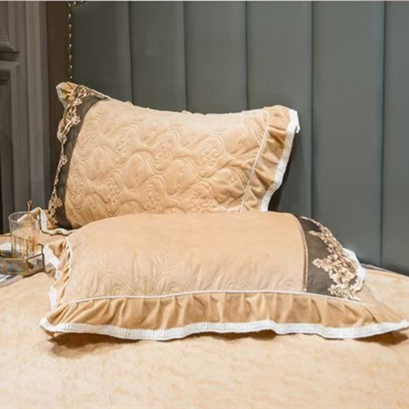 Seprai Berlapis Beludru Krista - Embroidery Quilt Cover ulasan dan harga